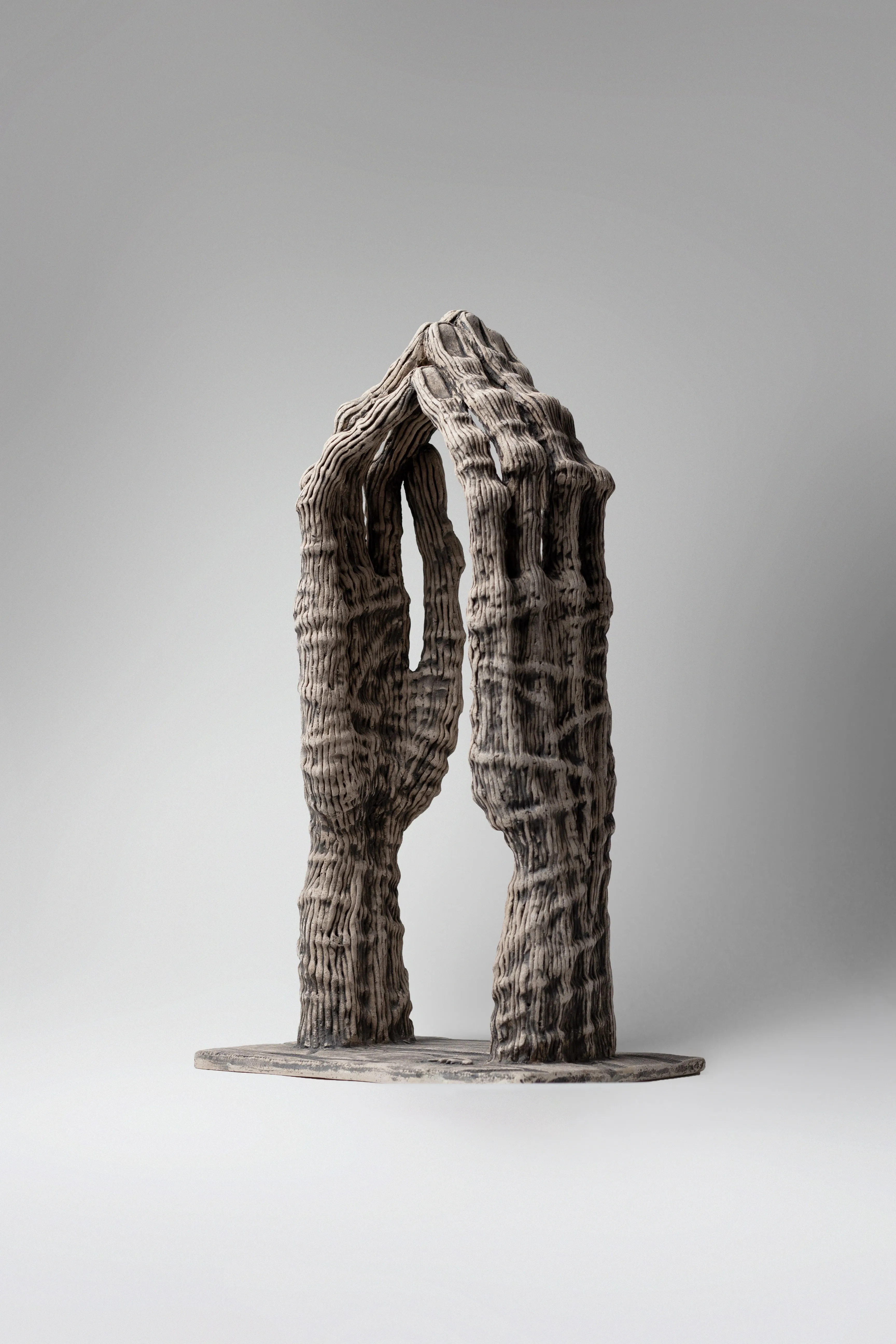 Зображення "Укриття 3" від Людмила Давиденко, розмір: 38х21,5х14, матеріали: Шамот, глазуровка, медіум: Скульптура, місто: Львів, серія: Голова, ціна: $600