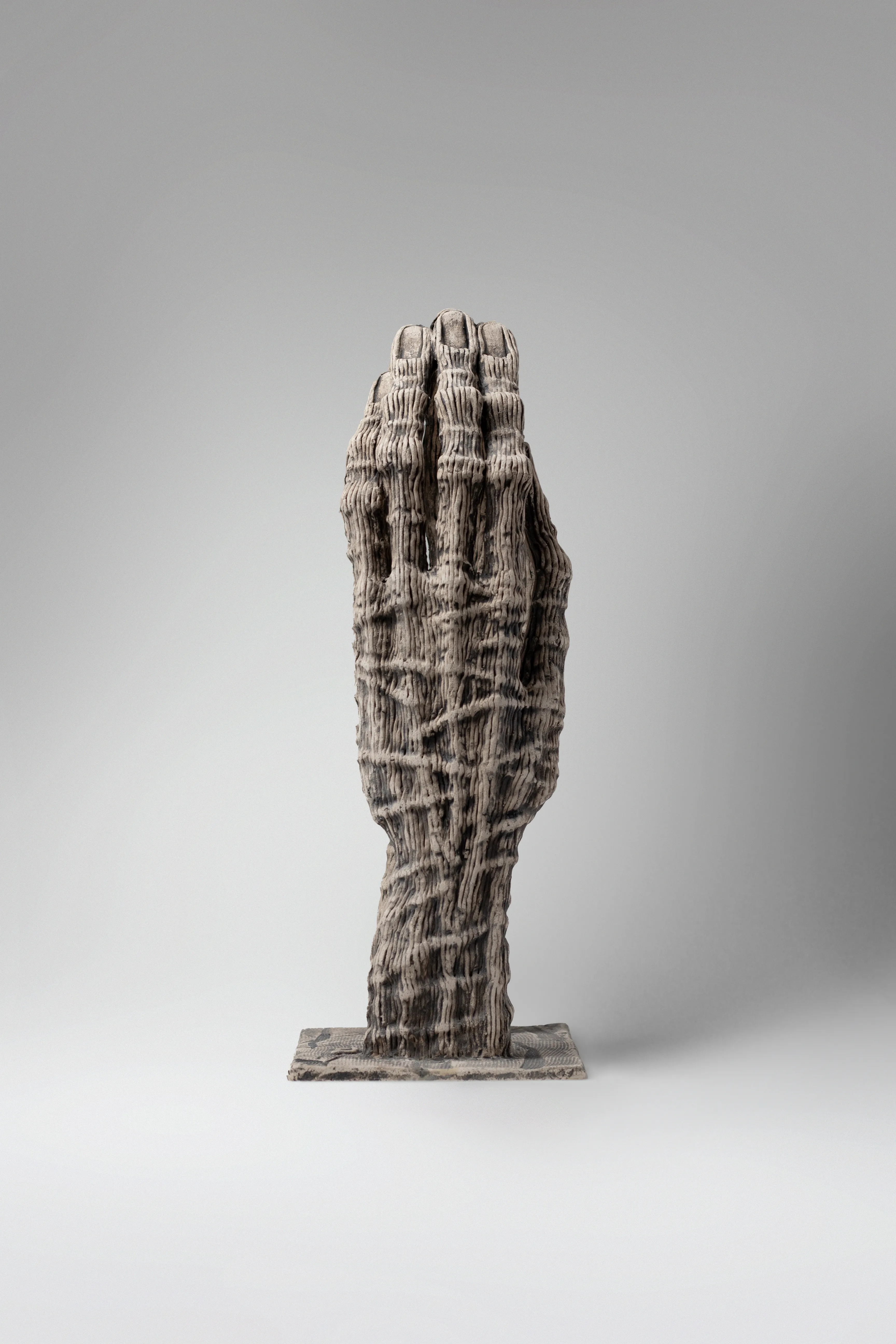 Зображення "Укриття 3" від Людмила Давиденко, розмір: 38х21,5х14, матеріали: Шамот, глазуровка, медіум: Скульптура, місто: Львів, серія: Голова, ціна: $600 Фото 3 з 3.