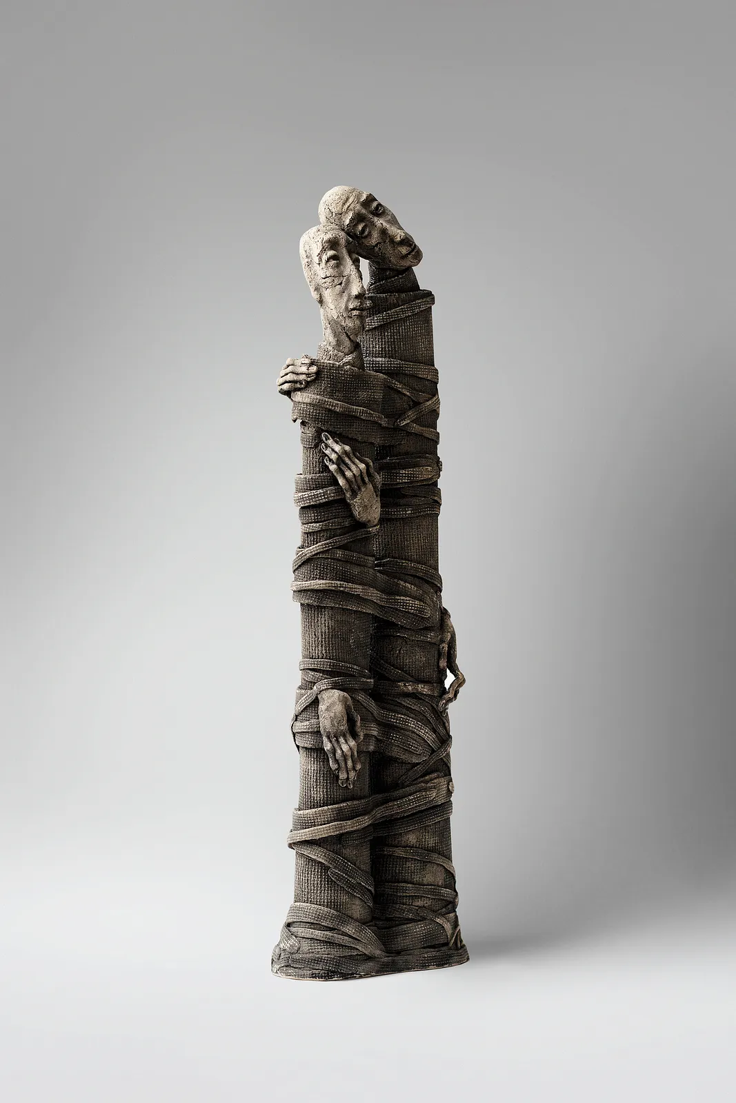 Зображення "Один до одного" від Людмила Давиденко, розмір: 51x15x7 , матеріали: шамот, глазур, медіум: Скульптура, серія: Голова, ціна: €700 Фото 2 з 3.