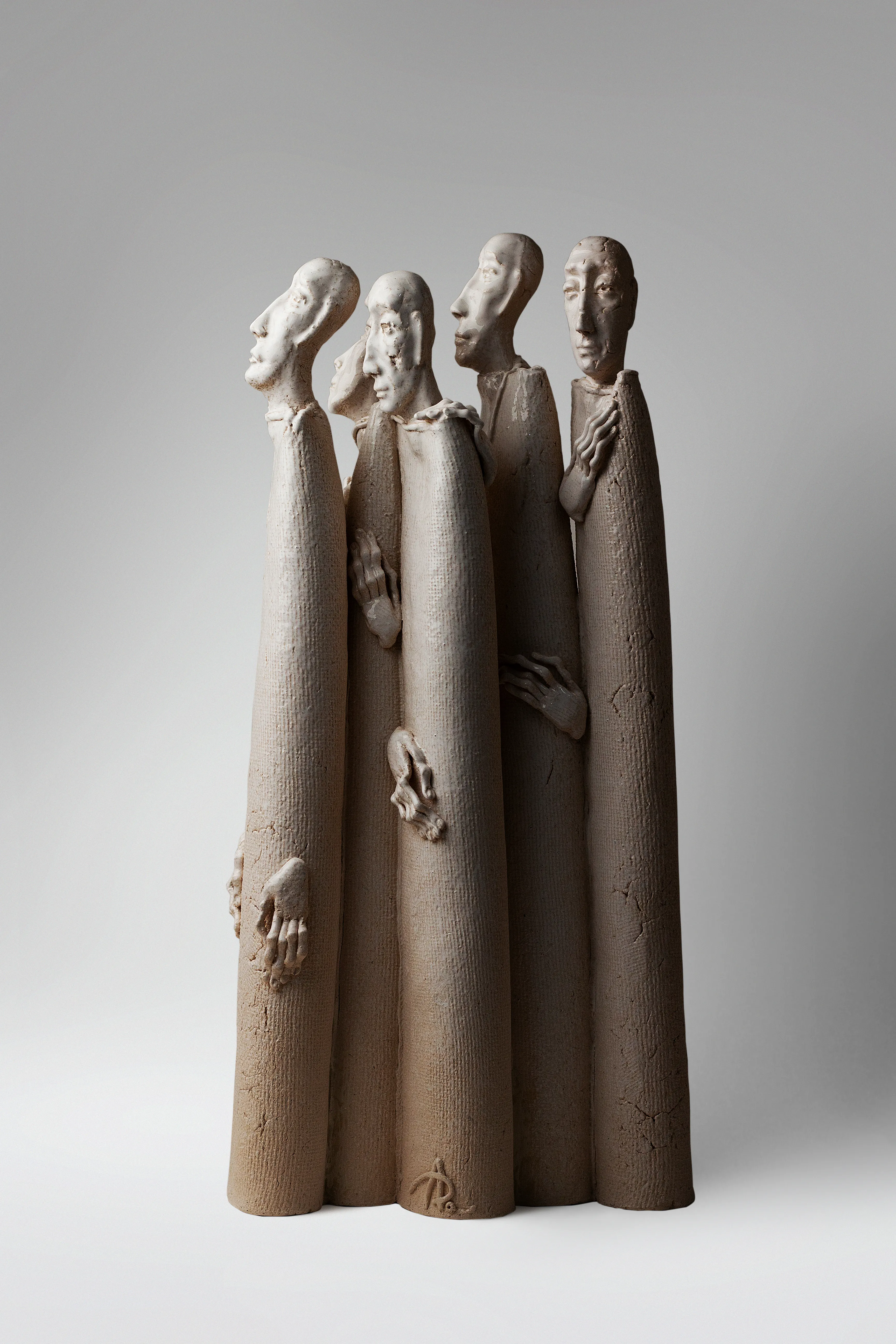 Зображення "Один за одного" від Людмила Давиденко, розмір: 52x12x26 , матеріали: шамот, глазур, медіум: Скульптура, серія: Голова, ціна: €1000